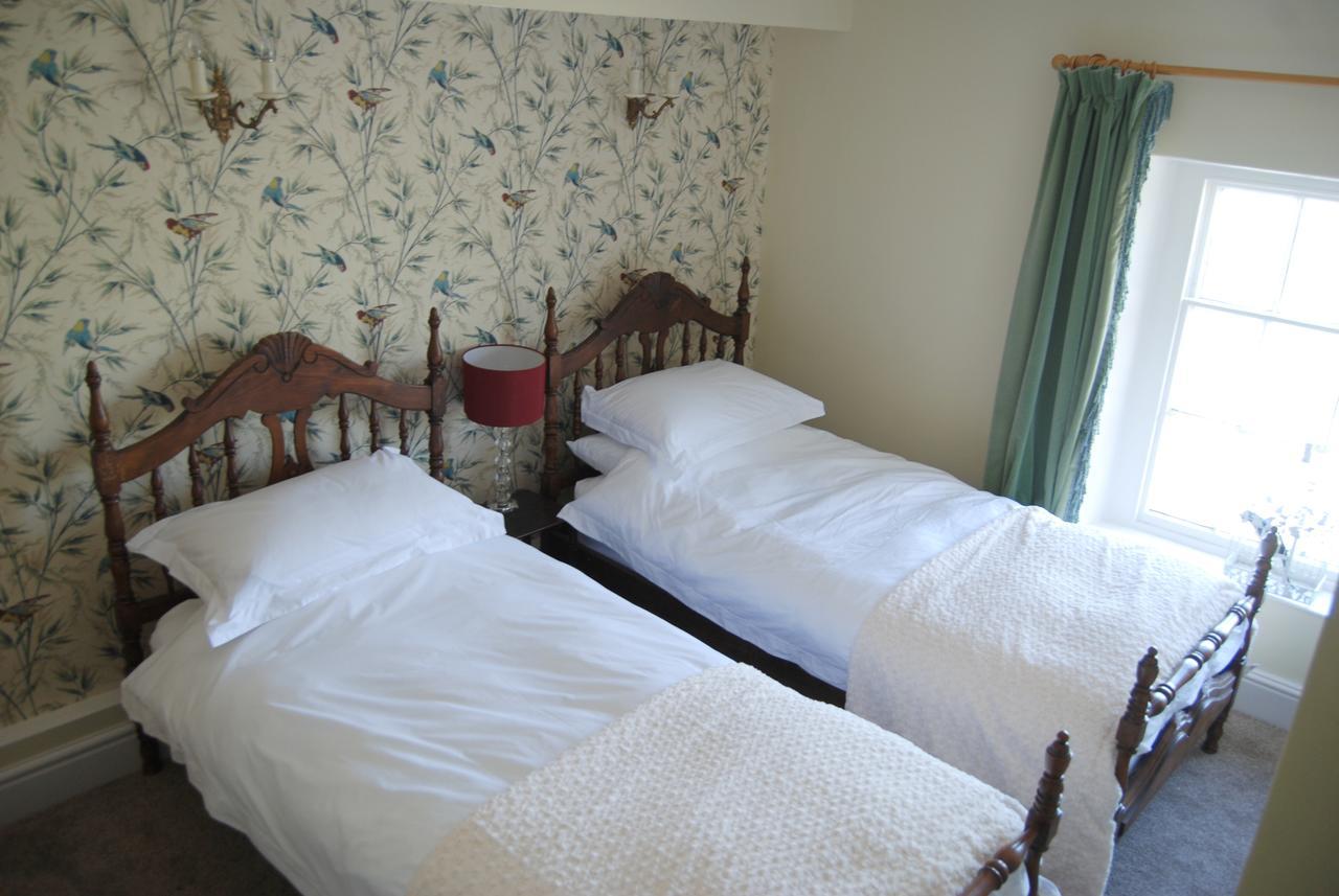 The Fforest Inn Llanfihangel-nant-Melan Esterno foto